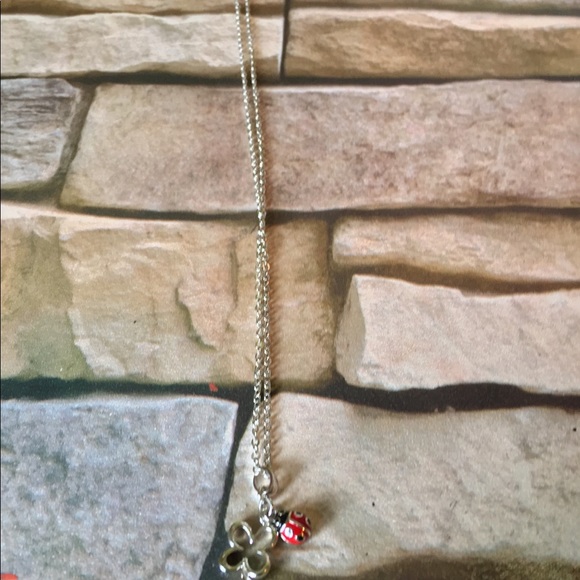 Lady bug Flower necklace - Picture 5 of 6